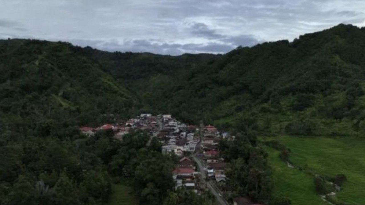 Kementerian Kehutanan (Kemenhut) tengah mengebut finalisasi peta jalan untuk percepatan hutan adat, menargetkan penyelesaian pada Februari ini demi mencapai target 1,4 juta hektare.