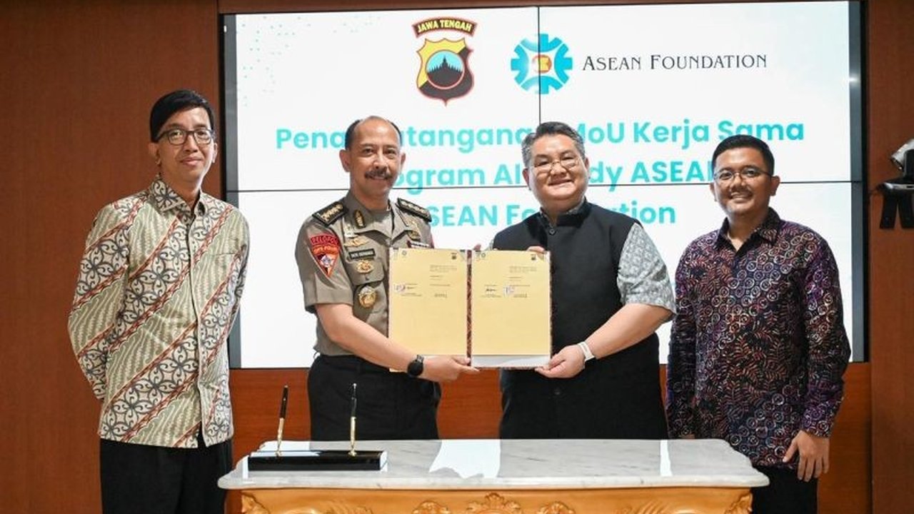 Program AI Ready ASEAN semakin diperkuat di Jawa Tengah melalui kolaborasi ASEAN Foundation dan Polda Jateng, didukung penuh Wakil Presiden Gibran Rakabuming Raka, untuk meningkatkan literasi dan etika AI di masyarakat.
