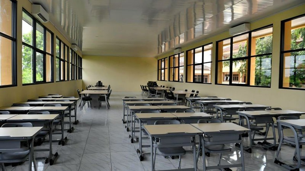 Program Revitalisasi SMK dari Kemendikdasmen menunjukkan dampak signifikan dalam peningkatan kualitas pembelajaran vokasi, membekali siswa dengan keterampilan relevan industri.