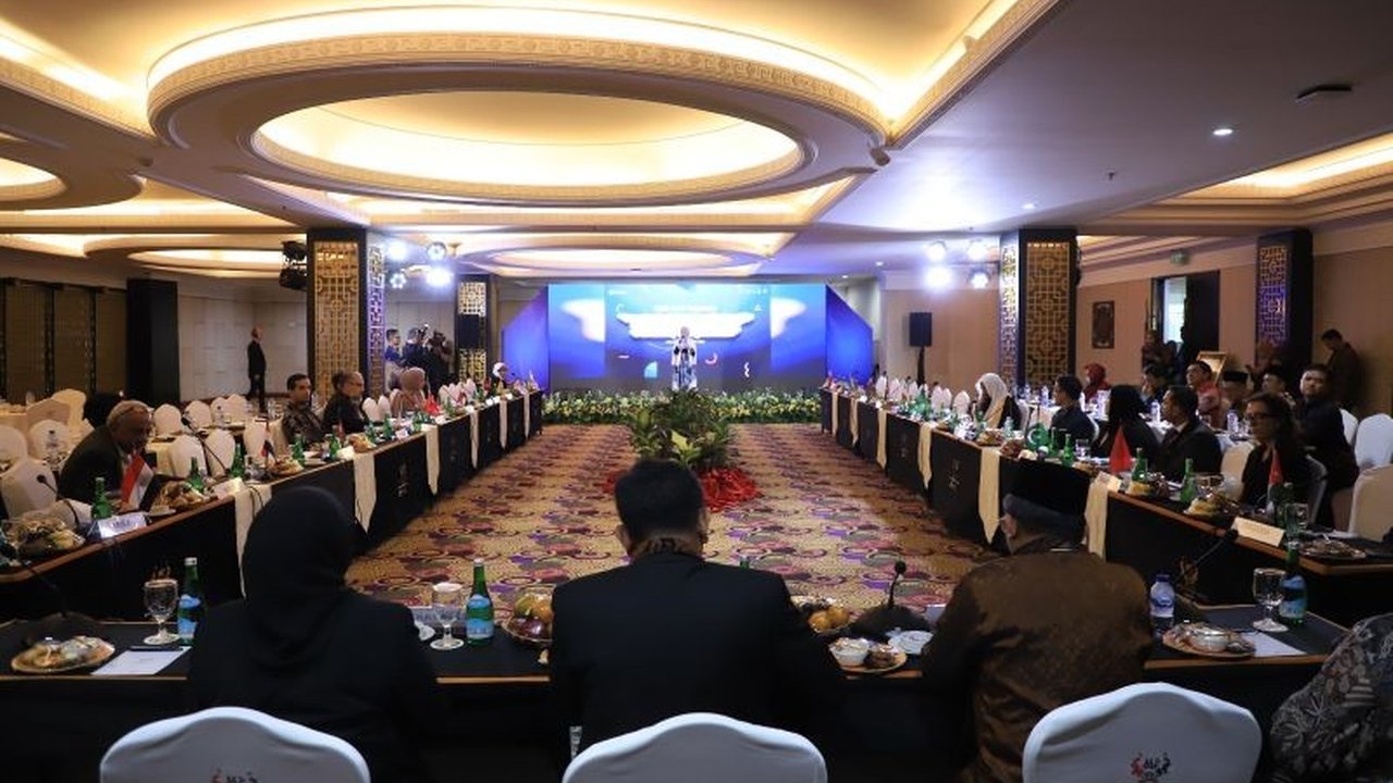 Kementerian Agama (Kemenag) Republik Indonesia memperkuat upaya Diplomasi Keagamaan Indonesia dengan menjajaki kerja sama strategis bersama 12 negara untuk layanan keagamaan, pertukaran budaya, dan kolaborasi multilateral.