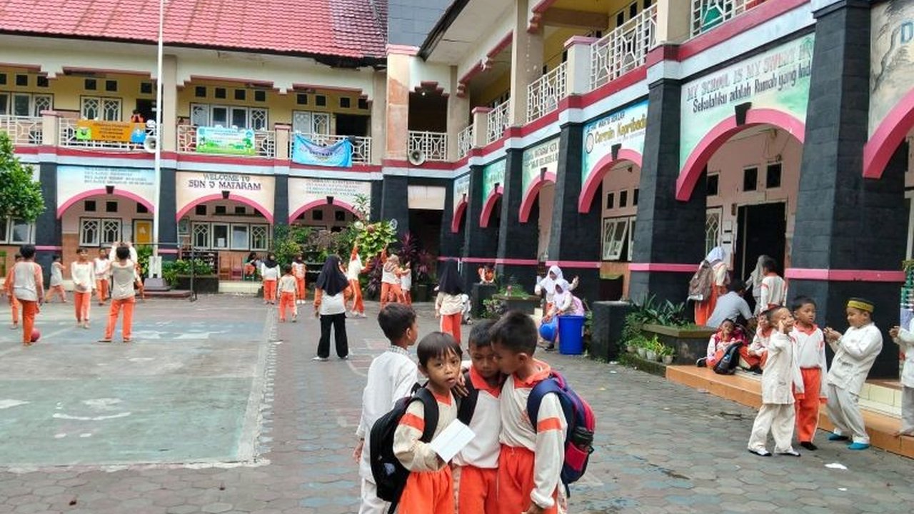 Dinas Pendidikan Kota Mataram menginstruksikan seluruh sekolah untuk memperkuat Pembelajaran Keagamaan Ramadhan 1447 H/2026, guna menumbuhkan kepedulian sosial dan membentuk karakter mulia peserta didik.