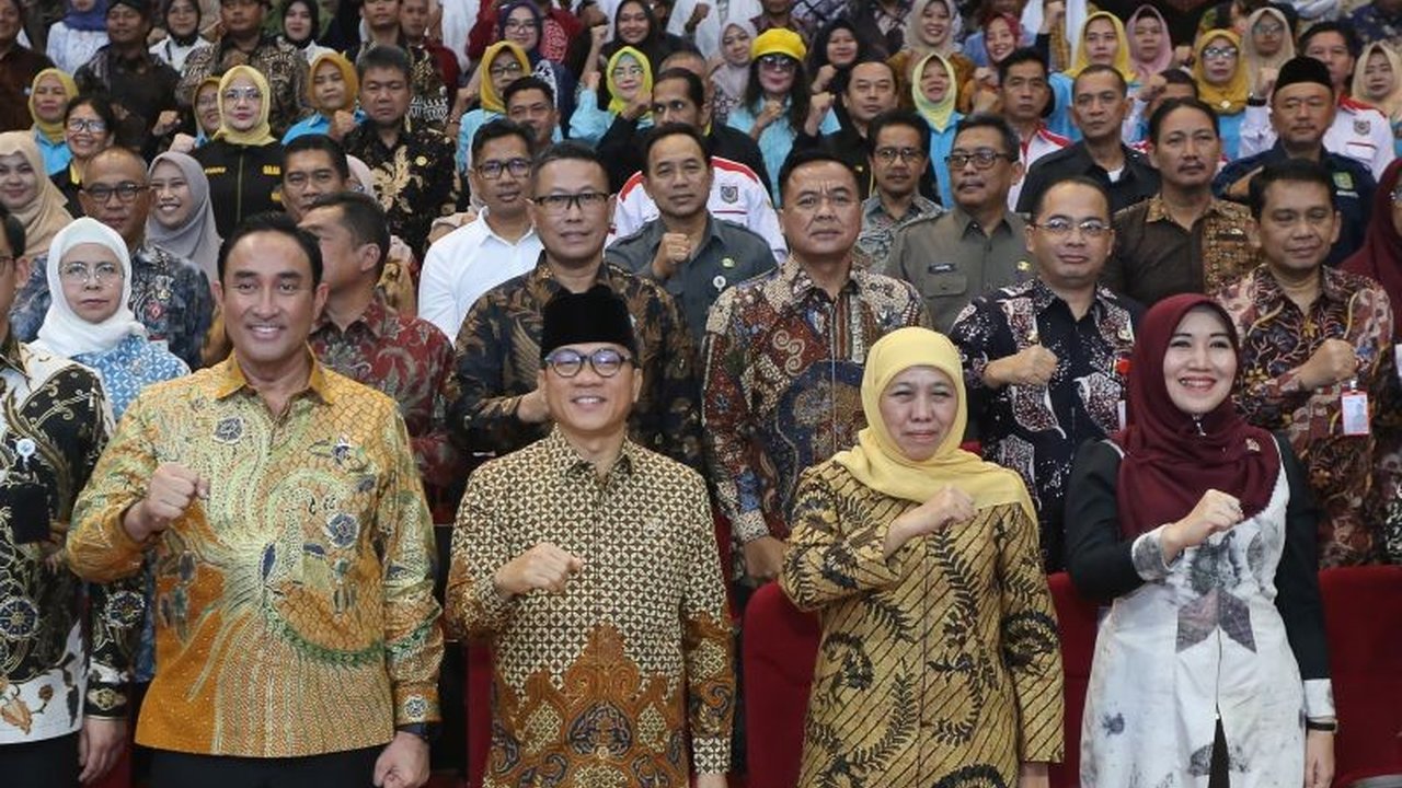 Pemerintah Provinsi Jawa Timur resmi mendeklarasikan Desa Bersinar sebagai upaya masif memerangi narkoba hingga tingkat desa. Inisiatif Deklarasi Desa Bersinar Jawa Timur ini melibatkan kolaborasi BNN dan Kementerian Desa dan Pembangunan Daerah Tertinggal