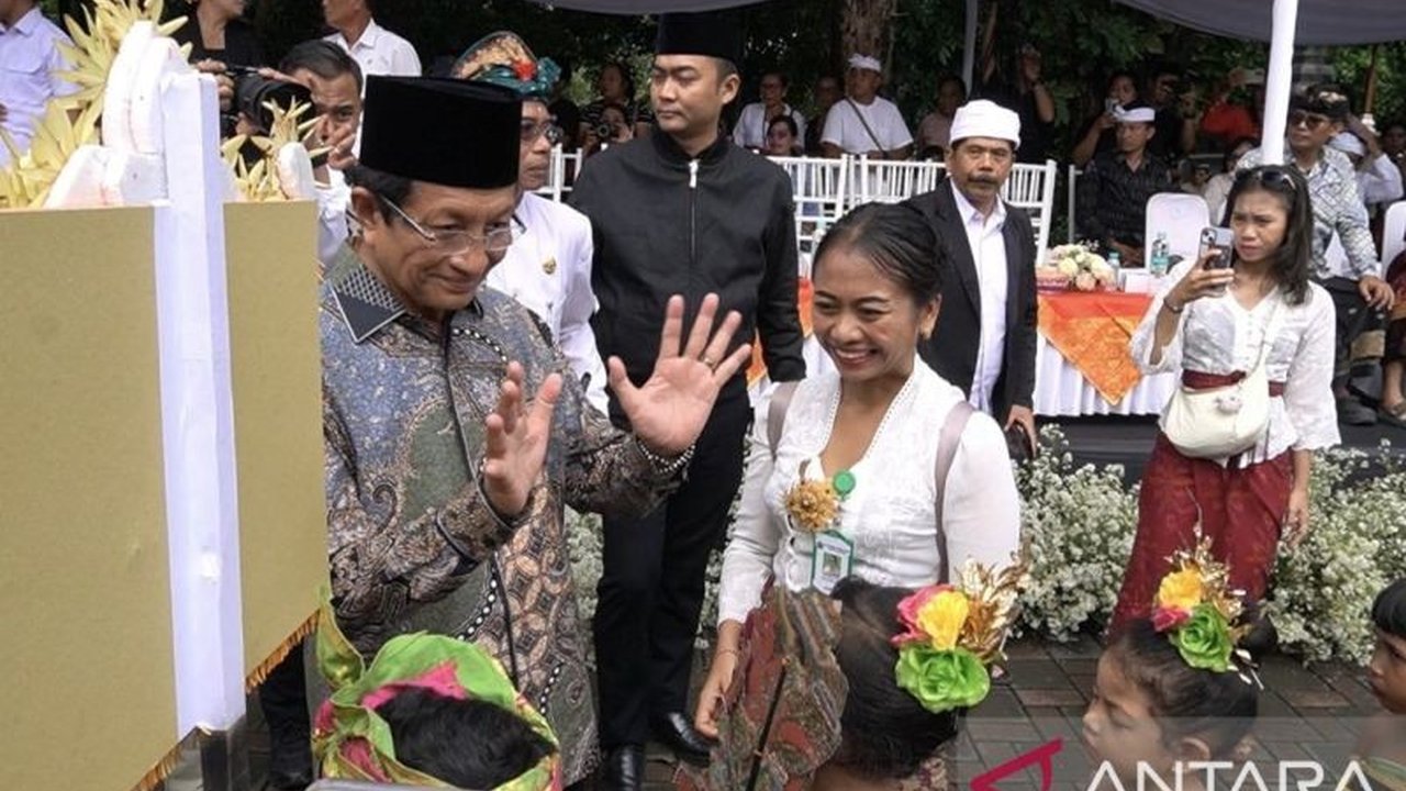 Menteri Agama Nasaruddin Umar menekankan pentingnya Widyalaya sebagai lembaga pendidikan karakter yang menghasilkan siswa cerdas, berakhlak mulia, dan peduli lingkungan, mengatasi krisis moral bangsa.