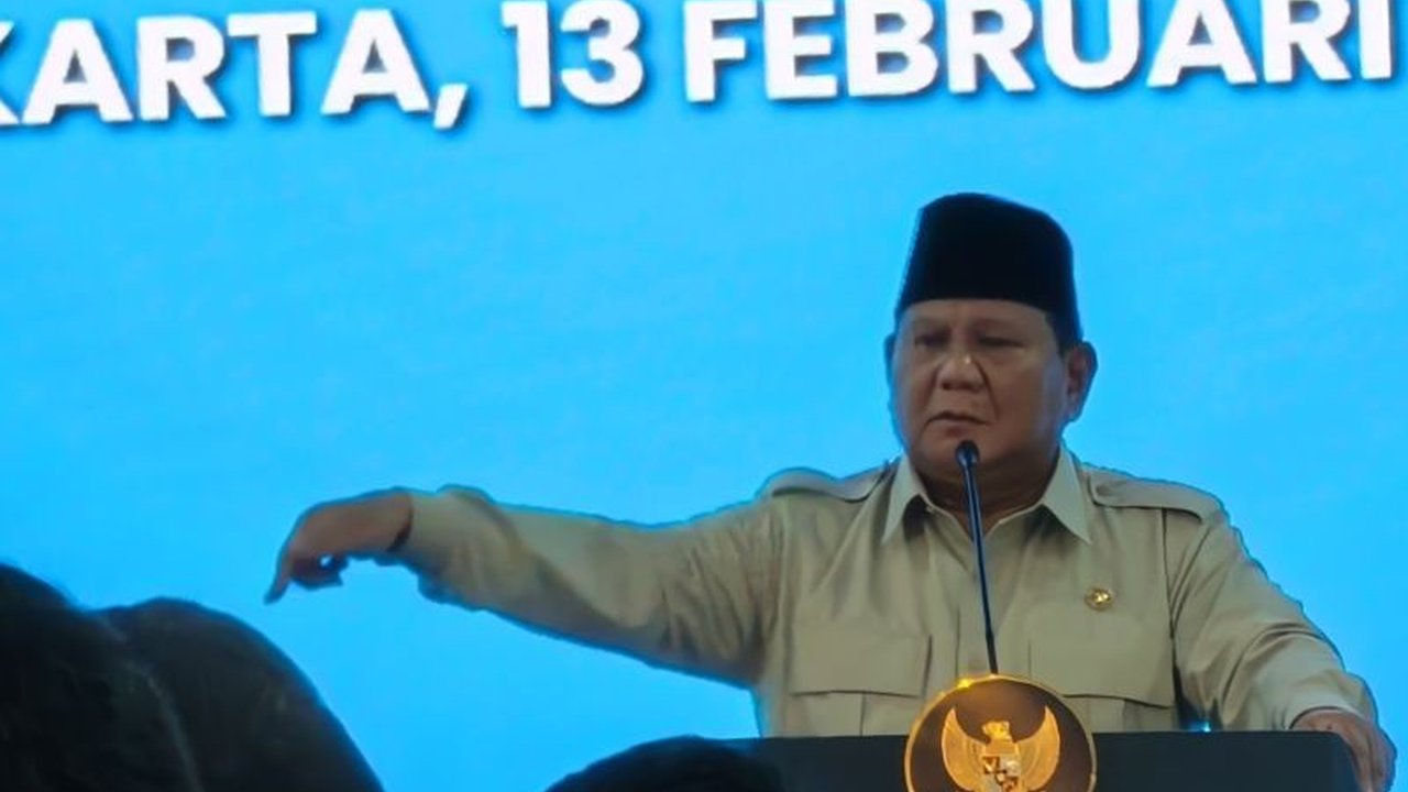 Presiden Prabowo Subianto menyoroti kritik yang kerap menyasar Polri dan TNI, menegaskan bahwa kritik tersebut merupakan bagian dari pengabdian, sekaligus membela integritas institusi.