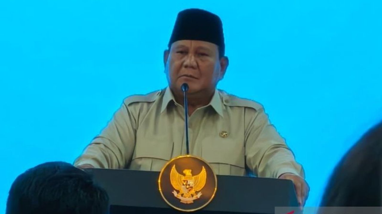 Presiden Prabowo Subianto memastikan Program Makan Bergizi Gratis tidak membebani Anggaran Pendapatan dan Belanja Negara (APBN), dengan defisit negara tetap terjaga di angka 3 persen dari Produk Domestik Bruto (PDB). Simak penjelasan lengkapnya.