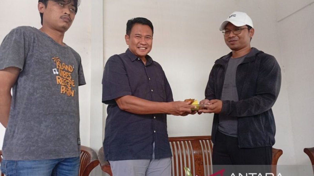 Ketua PWI Banyumas mengajak para Jurnalis Adaptif Digital melalui pemanfaatan teknologi dan konvergensi media, memastikan peran pers sebagai pilar demokrasi tetap relevan di era digital.