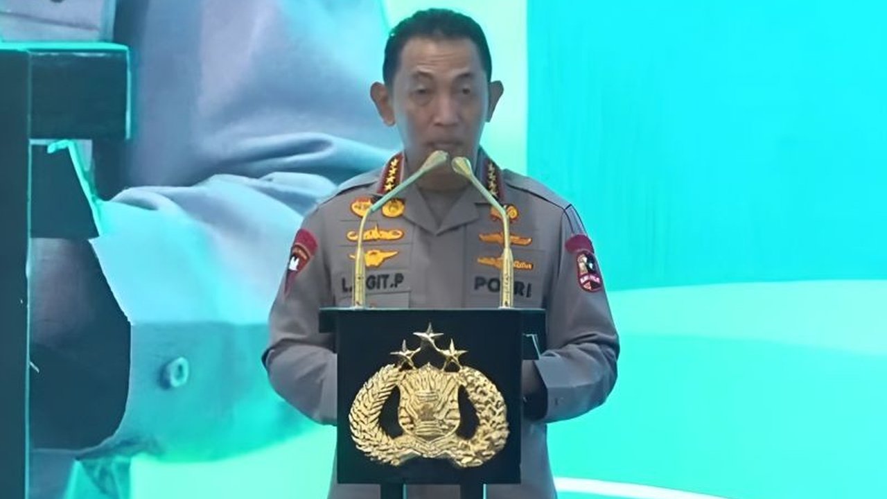 Kepolisian Negara Republik Indonesia (Polri) akan membangun 10 gudang ketahanan pangan baru pada tahun 2026, sebuah langkah strategis untuk mempercepat distribusi dan memperkuat ketahanan pangan nasional.