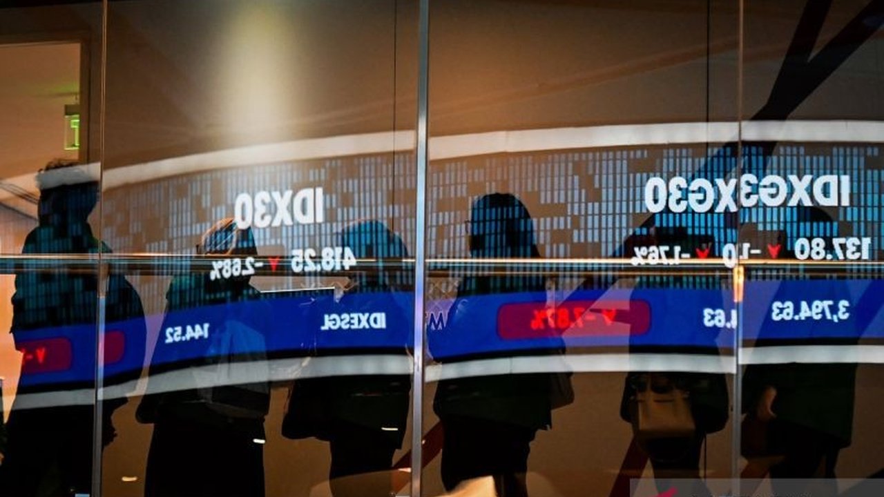 Indeks Harga Saham Gabungan (IHSG) melemah pada Jumat, 13 Februari 2026, mengikuti tren negatif bursa regional dan global, di tengah antisipasi sarasehan ekonomi oleh Presiden Prabowo Subianto dan data inflasi AS.