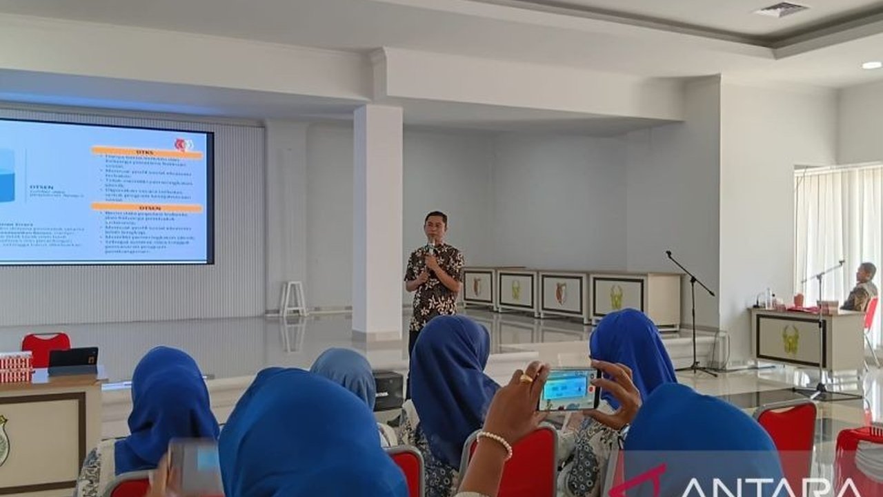 Pemerintah Kabupaten Sigi berkomitmen melanjutkan Program Pemberdayaan Lansia, khususnya bagi yang produktif, demi meningkatkan kesejahteraan dan menekan angka kemiskinan ekstrem di wilayah tersebut.