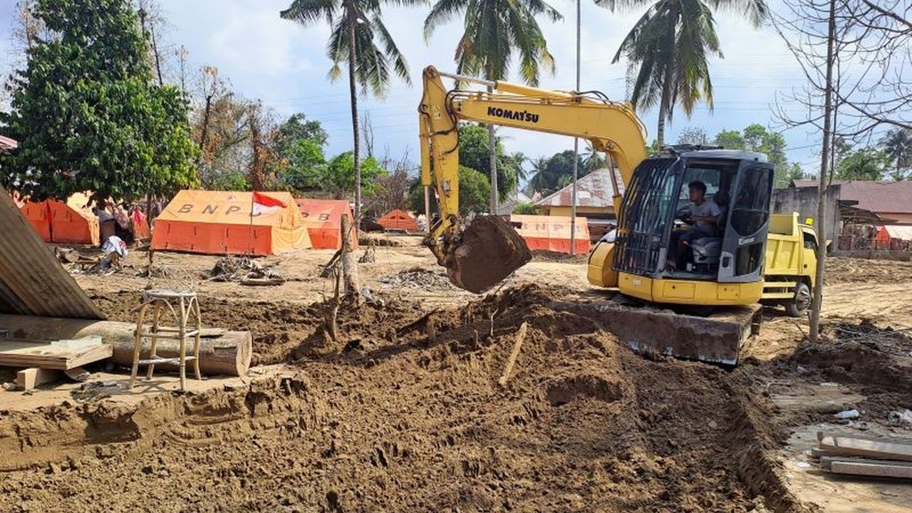 Mendekati bulan suci Ramadhan, para penyintas banjir Aceh di Pidie Jaya menunjukkan ketabahan luar biasa, berjuang membangun kembali kehidupan di tengah sisa lumpur bencana.
