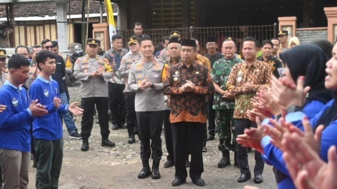 Bupati Madiun umumkan 38 Satuan Pelayanan Pemenuhan Gizi (SPPG) telah aktif, melayani 109 ribu penerima manfaat Program SPPG Madiun. Inisiatif ini penting tekan stunting.