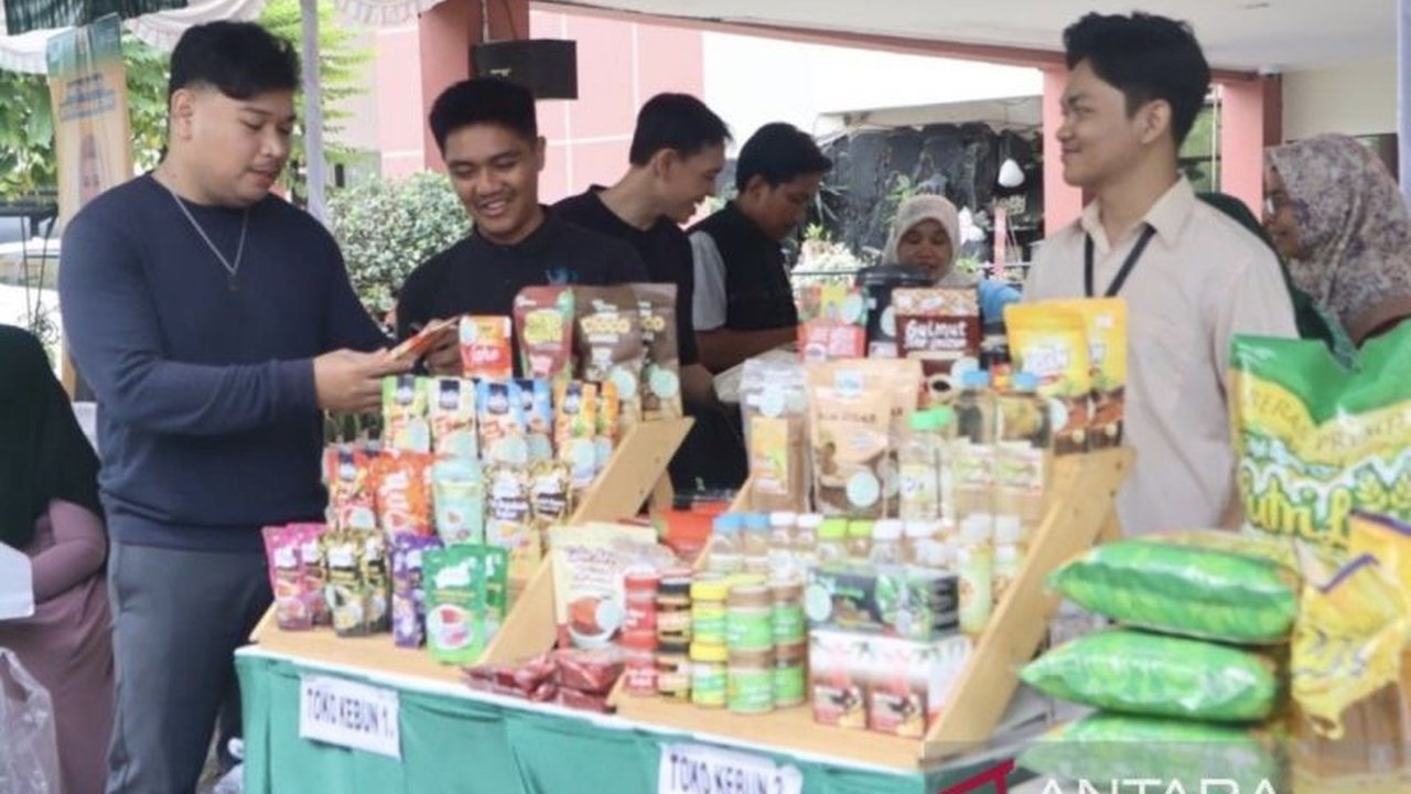 Pemerintah Provinsi Kalimantan Timur (Kaltim) menggelar Gerakan Pangan Murah (GPM) serentak di sejumlah wilayah, langkah strategis jaga stabilitas harga pangan jelang Imlek dan Ramadhan 2026.