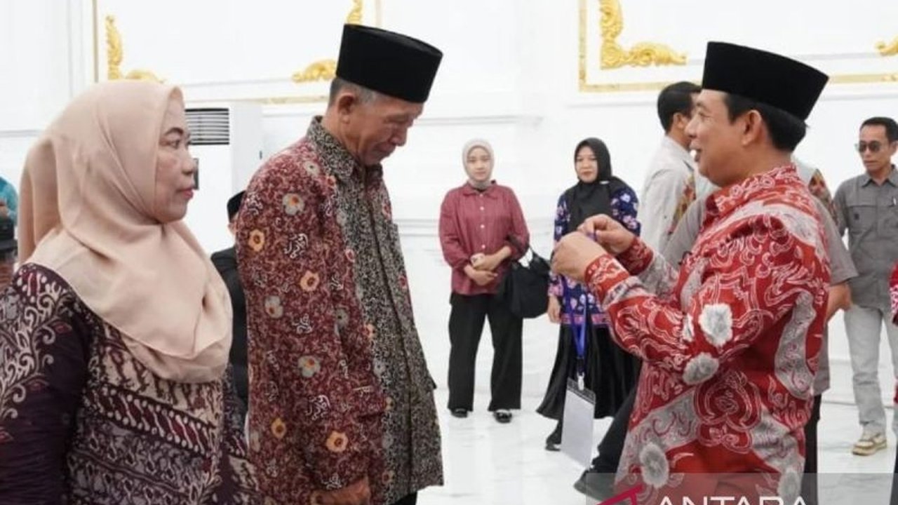 Pemerintah Kota Bengkulu mengaktifkan kembali Program Sekolah Lansia pada tahun 2026, berhasil merangkul 500 peserta dari sembilan kecamatan untuk membentuk lansia yang tangguh, produktif, dan bersemangat di usia senja.