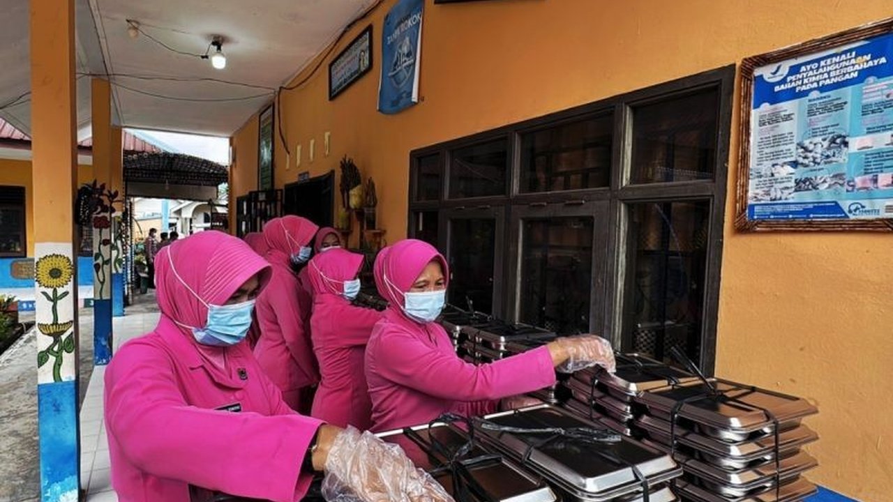 Badan Gizi Nasional (BGN) resmi mengoperasikan Satuan Pelayanan Pemenuhan Gizi (SPPG) di Natuna, memulai pendistribusian Program Makan Bergizi Gratis untuk 1.350 pelajar, demi SDM unggul.