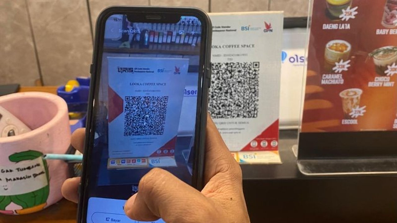 Bank Indonesia (BI) Sulawesi Tenggara melaporkan lonjakan signifikan pada volume Transaksi QRIS Sulawesi Tenggara sebesar 184,61% di triwulan IV 2025, menandakan adopsi digital yang kuat dan mendorong inklusi keuangan.