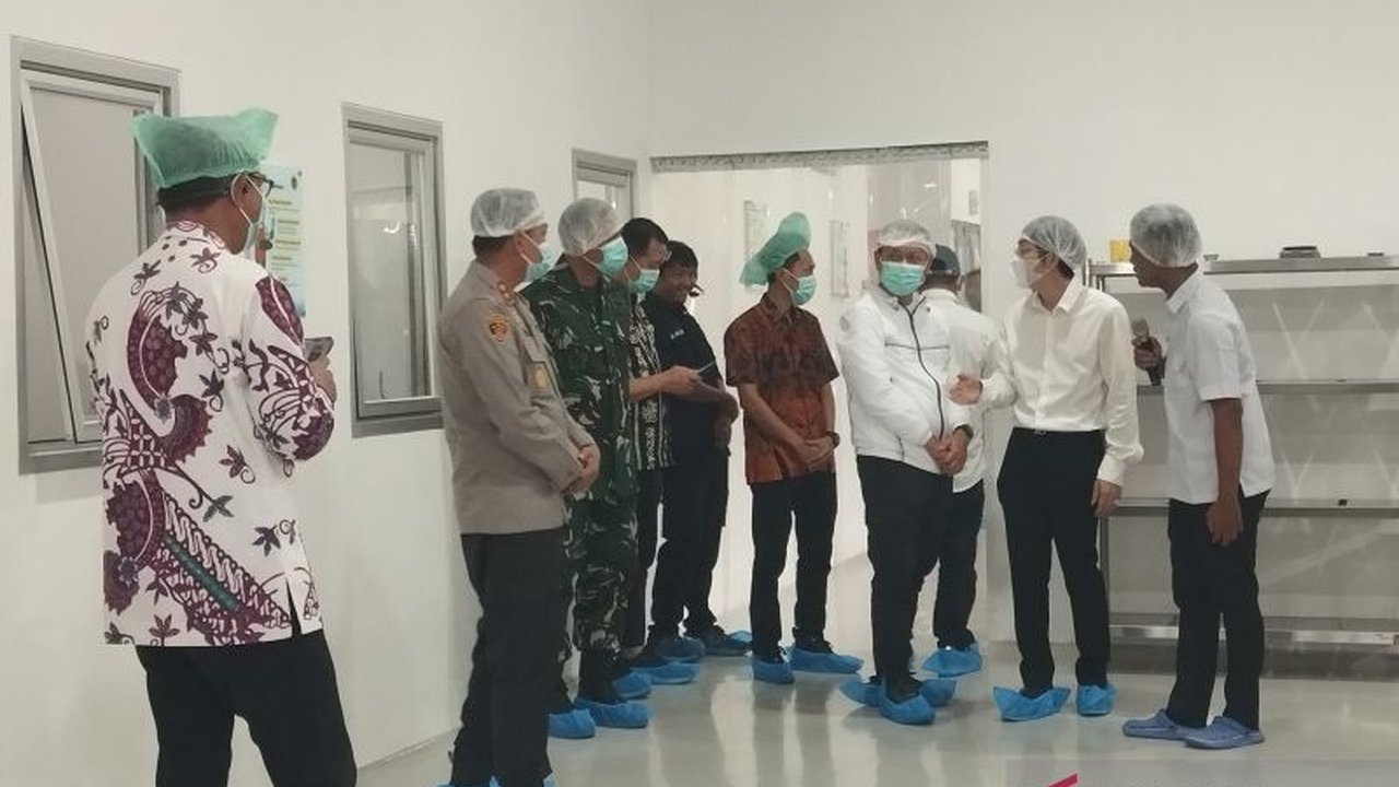 Kudus optimalkan Program Makan Bergizi Gratis dengan 92 SPPG yang beroperasi. Distribusi makanan bergizi bagi anak didik dipercepat, kualitas terjamin, demi Generasi Emas 2045.