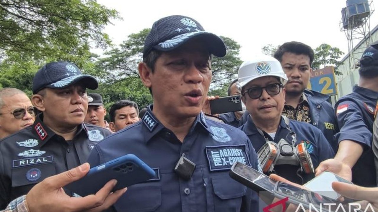Menteri Lingkungan Hidup/Badan Pengendalian Lingkungan Hidup (KLH/BPLH) Hanif Faisol Nurofiq mengambil langkah tegas menggugat PT Biotek Saranatama terkait **Gugatan Pencemaran Sungai Cisadane** yang meluas hingga puluhan kilometer.