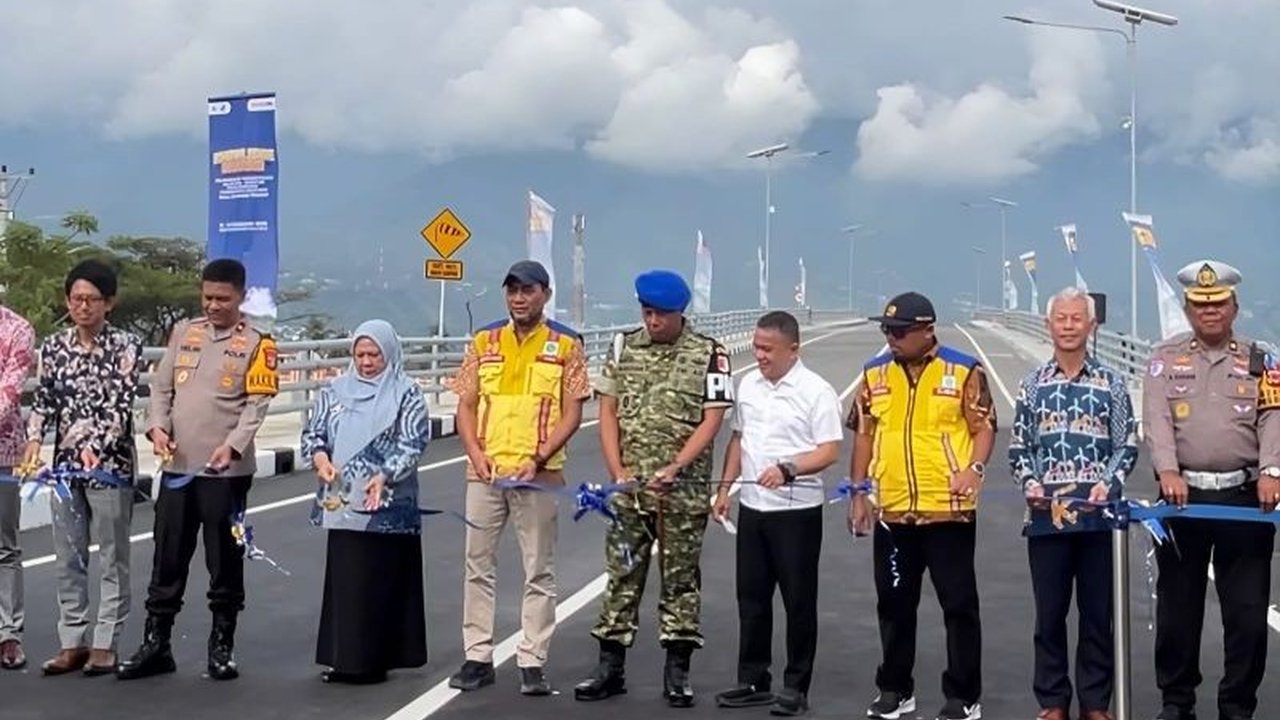 Jembatan Palu 4 dan elevated road kini beroperasi penuh pasca-rekonstruksi, menjadi kunci percepatan konektivitas dan pendorong ekonomi di Kota Palu, Sulawesi Tengah.