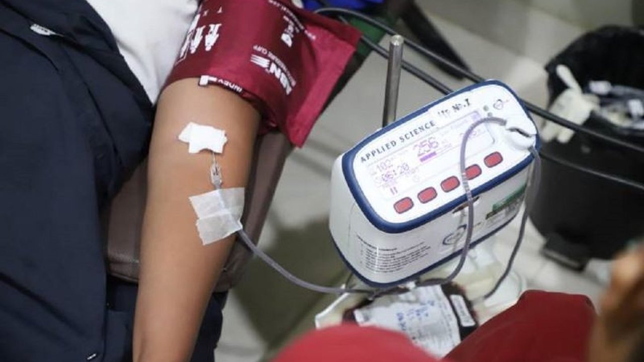 PMI Kota Tangerang menghadirkan inovasi layanan kemanusiaan melalui Program Donor Bareng Keluarga (Dobrak) yang memungkinkan warga berdonor darah langsung dari rumah. Inisiatif ini bertujuan meningkatkan partisipasi masyarakat dan memenuhi kebutuhan stok.