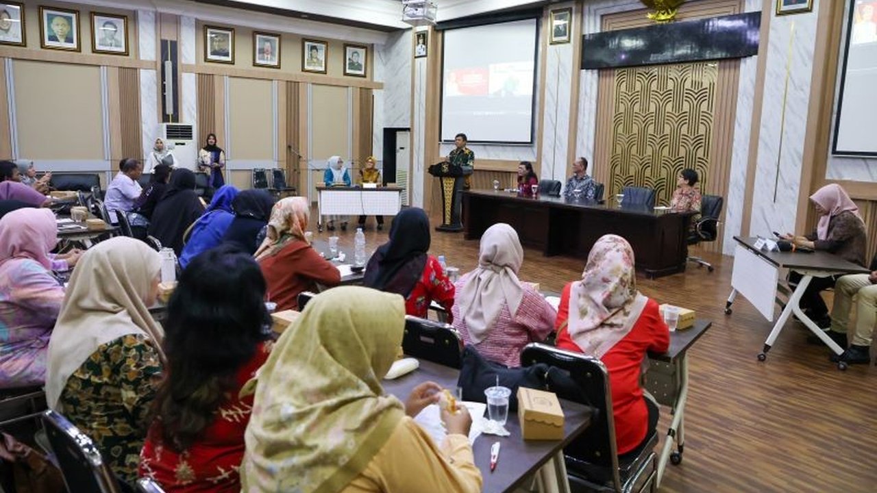 Pemerintah Kota Surabaya berkolaborasi dengan lembaga independen Jepang, Koso Nippon, untuk program pendampingan UMKM. Tujuannya mendorong UMKM Surabaya naik kelas melalui peningkatan kapasitas dan daya saing, serta membuka peluang investasi.