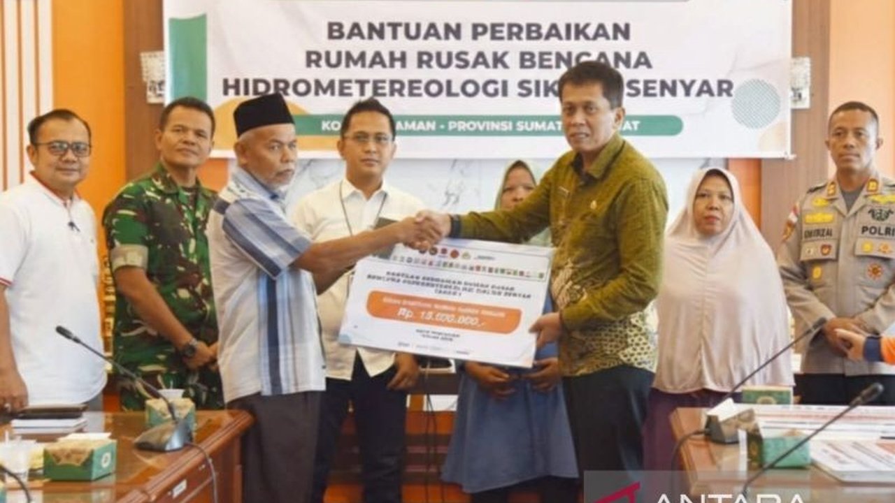 Pemerintah pusat menyalurkan dana stimulan sebesar Rp75 juta untuk Bantuan Perbaikan Rumah Terdampak Banjir di Kota Pariaman. Simak rincian dan mekanisme pencairannya.