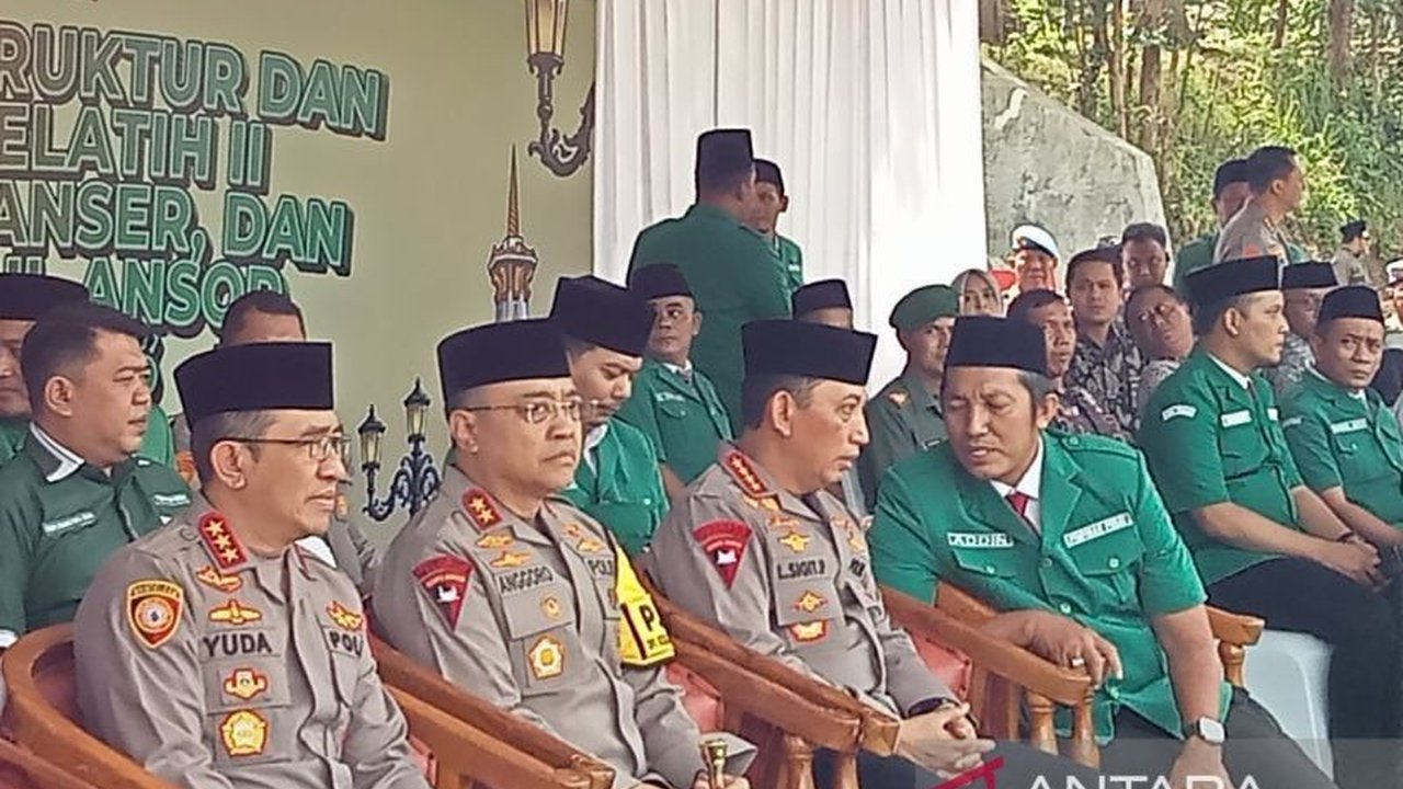 Kapolri Jenderal Listyo Sigit Prabowo menegaskan bahwa kondisi **stabilitas Indonesia** tetap terjaga di tengah gejolak global, berkat politik bebas aktif dan persatuan bangsa. Simak detailnya di sini.