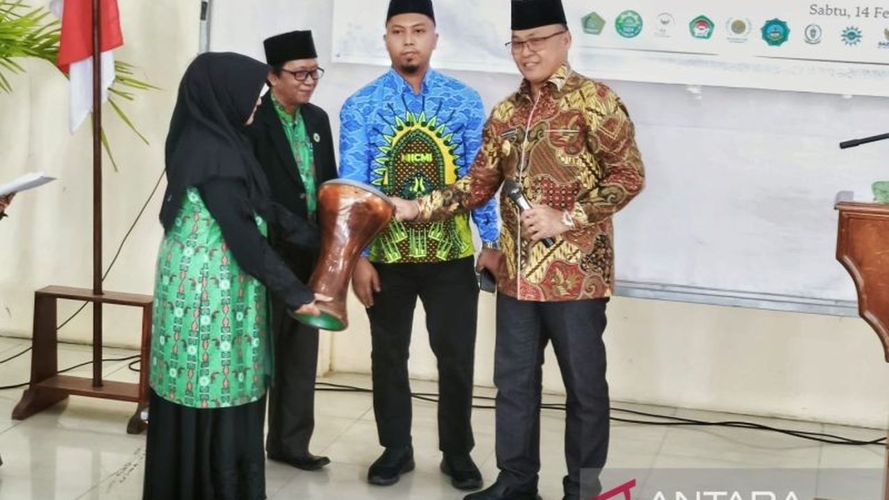 Majelis Ulama Indonesia (MUI) Kabupaten Nabire meluncurkan aplikasi dakwah digital Nabiremuslim.com, sebuah inovasi untuk memperkuat pembinaan umat dan ukhuwah Islamiyah di Papua Tengah.