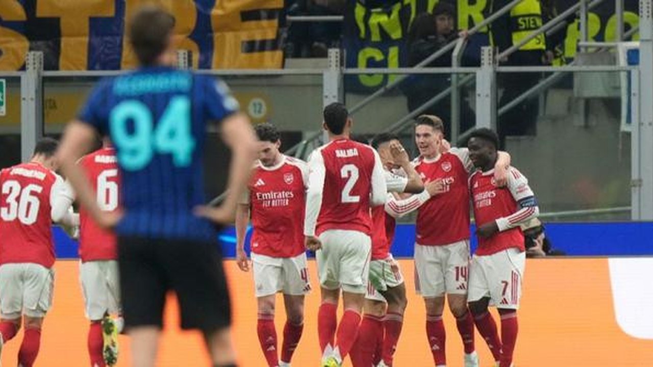 Arsenal merayakan gol yang dicetak Viktor Gyokeres ke gawang Inter Milan dalam pertandingan matchday ketujuh Liga Champions 2025/2026 di Giuseppe Meazza, Rabu (21/1/2026) dini hari WIB. The G