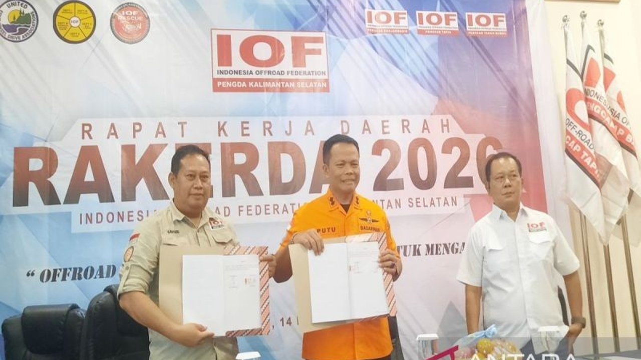 Kantor Pencarian dan Pertolongan (Basarnas) Banjarmasin menjalin kerja sama dengan Indonesia Offroad Federation (IOF) Pengda Kalsel untuk mendukung operasi SAR di medan ekstrem, memastikan penyelamatan jiwa lebih optimal.