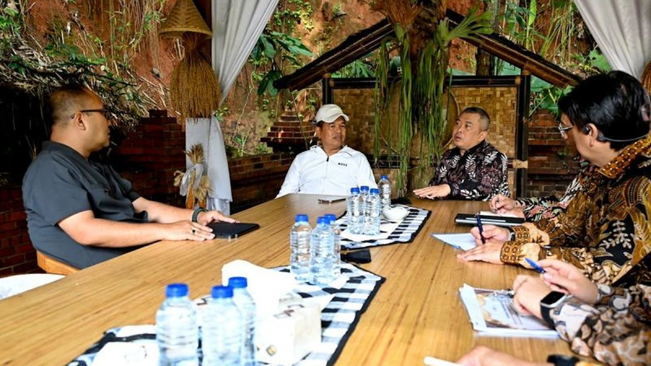 Menteri Perhubungan Dudy Purwagandhi dan Gubernur Jawa Barat Dedi Mulyadi berkoordinasi memperkuat pengawasan mudik Lebaran Jabar 2026 di titik rawan guna menjamin keselamatan serta kelancaran perjalanan jutaan pemudik.