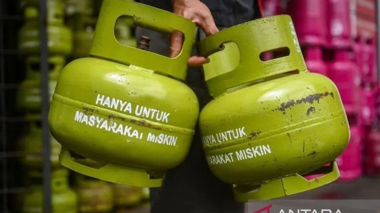 Antisipasi lonjakan kebutuhan, Pertamina Patra Niaga siapkan penambahan 7,8 juta tabung LPG 3 kg untuk masyarakat hadapi Imlek dan Ramadhan 2026, memastikan ketersediaan energi. Simak detail distribusinya!