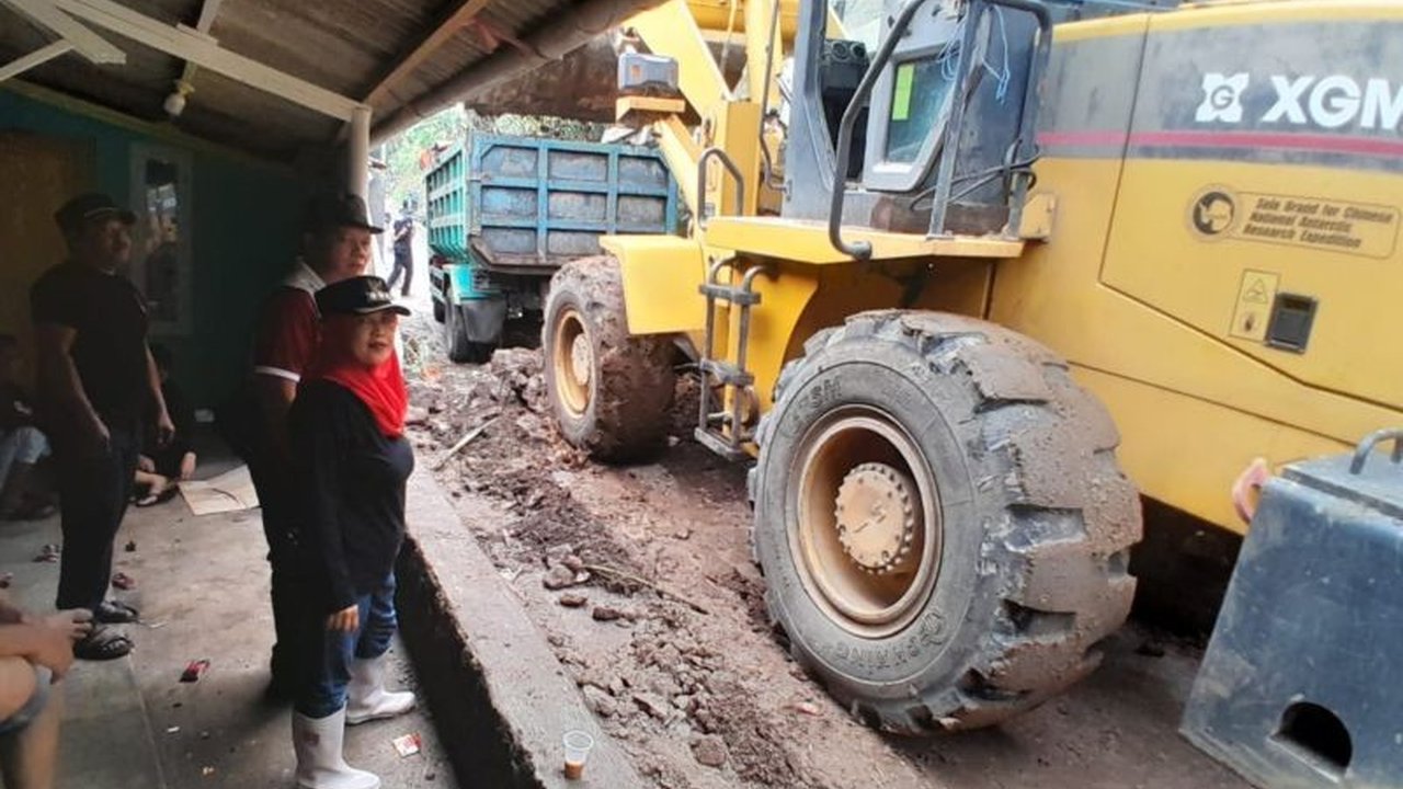 BPBD Garut segera melakukan asesmen di tiga kampung terdampak longsor di Leuwigoong pasca hujan deras. Bagaimana upaya penanganan dan antisipasi longsor susulan?