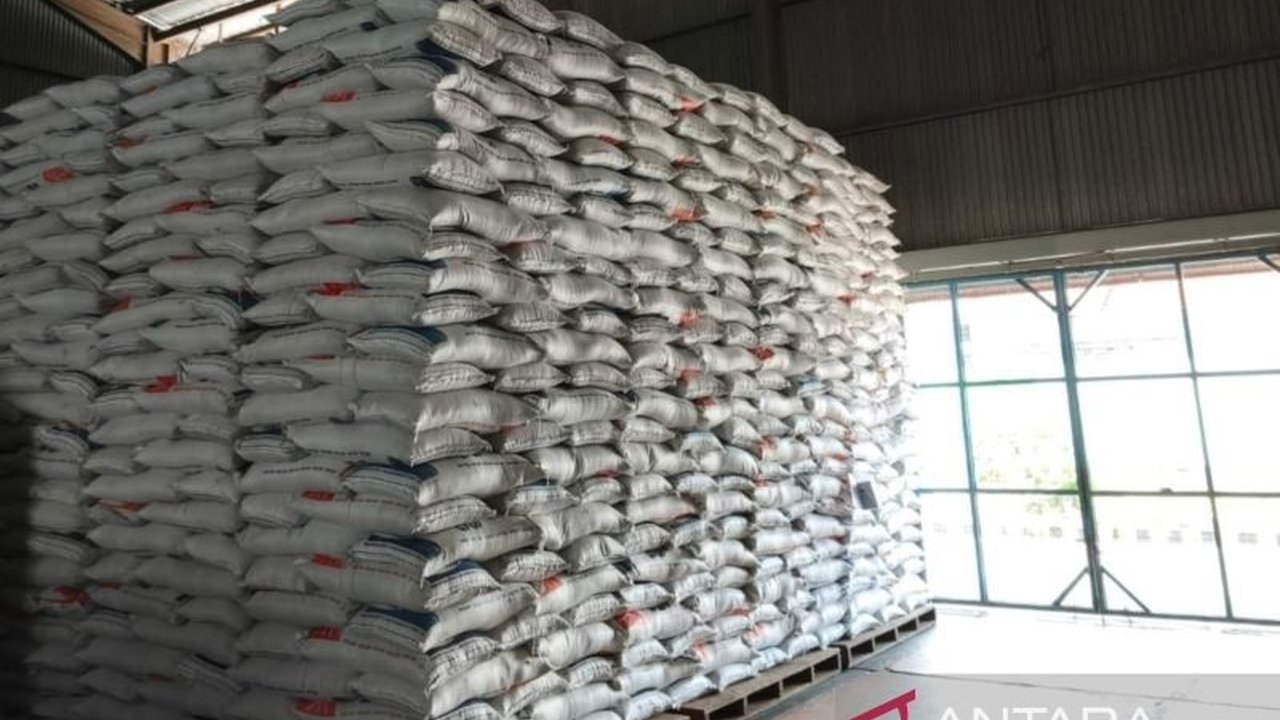 Perum Bulog Cabang Belitung menjamin stok Minyakita aman untuk memenuhi kebutuhan masyarakat menjelang Ramadhan dan Idul Fitri 1447 H. Masyarakat tidak perlu khawatir akan ketersediaan bahan pokok ini.