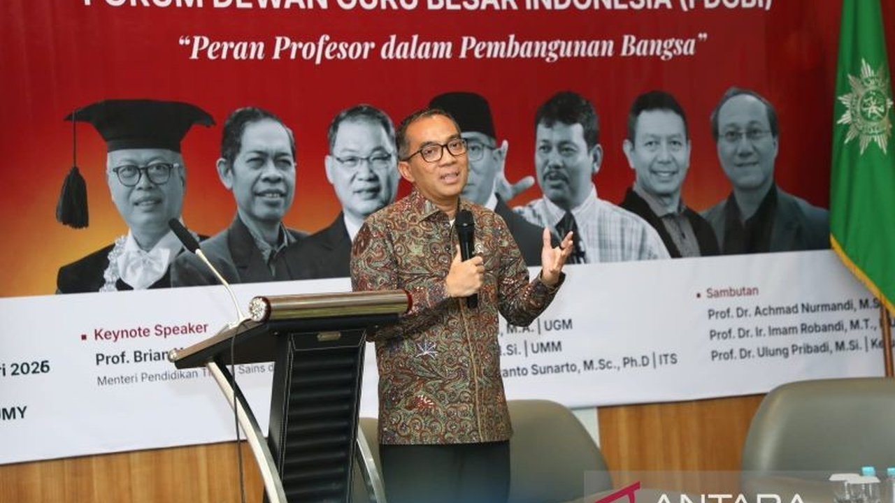 Menteri Brian Yuliarto dari Mendiktisaintek menekankan krusialnya peran guru besar sebagai ujung tombak Tridharma untuk mengakselerasi inovasi dan kemajuan bangsa, bukan sekadar jabatan akademik.
