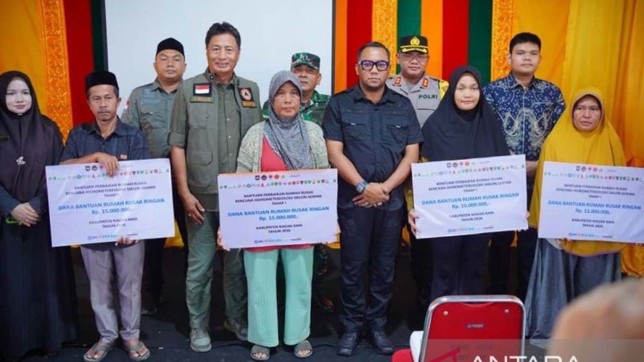Sebanyak 169 KK korban banjir bandang di Nagan Raya mulai menerima Bantuan Rehab Rumah tahap pertama senilai Rp3,73 miliar dari BNPB, disalurkan melalui Pemkab setempat.