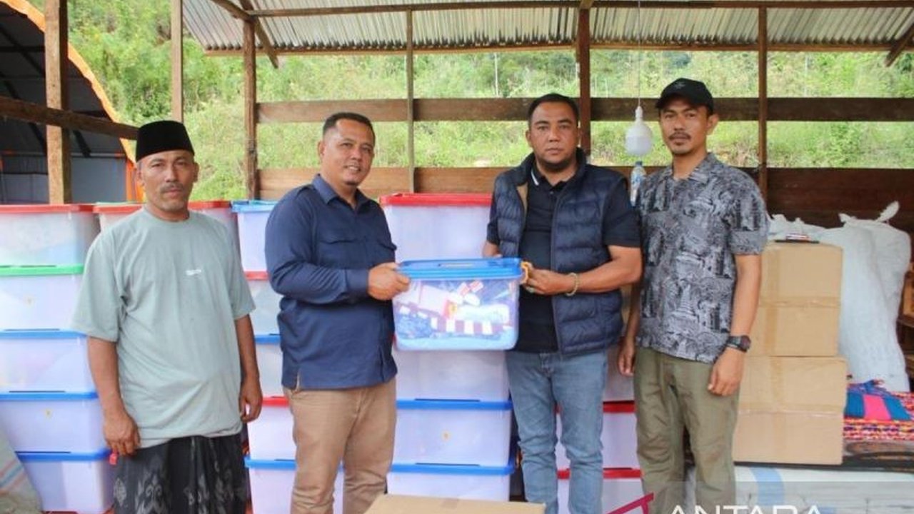Pemerintah Kabupaten Nagan Raya menyalurkan aneka Bantuan Banjir Nagan Raya kepada masyarakat terdampak di Beutong Ateuh Banggalang menjelang Ramadan, menunjukkan komitmen pemulihan pasca-bencana.