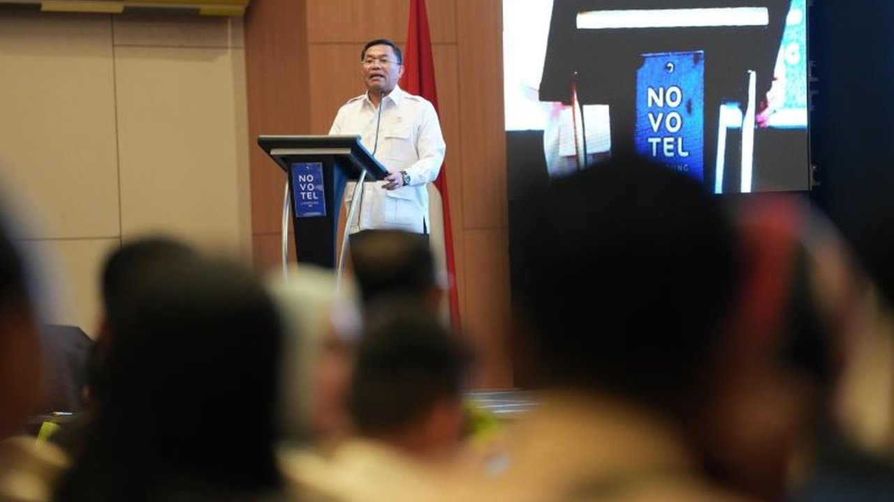 Wakil Kepala Badan Gizi Nasional (BGN) Sony Sonjaya menegaskan Program Makan Bergizi Gratis (MBG) adalah strategi vital yang akan menentukan arah masa depan bangsa Indonesia, bukan sekadar pemberian makanan biasa.