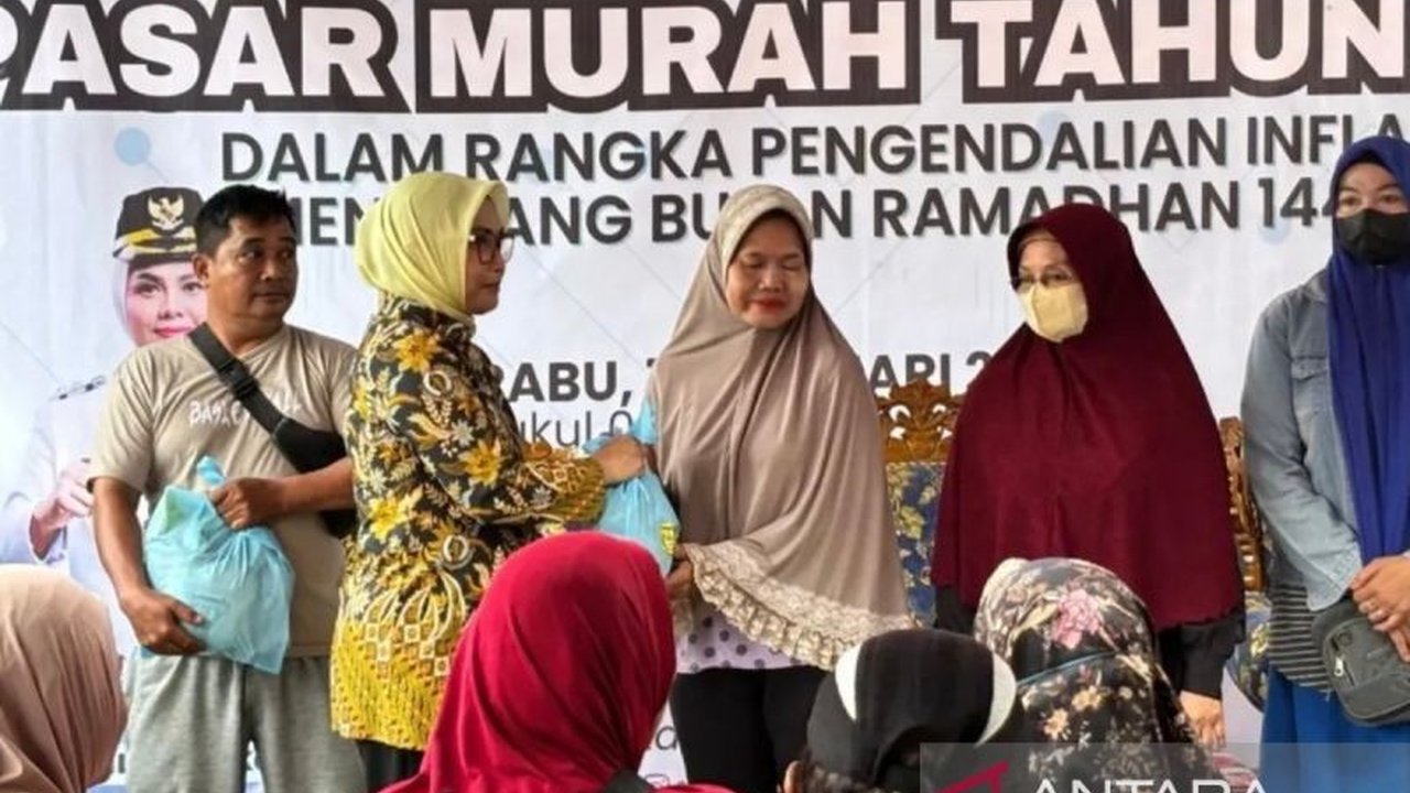 Pemerintah Kota Banjarmasin kembali menggelar Pasar Murah Banjarmasin Corporate Social Responsibility (BCSR) 2026 di puluhan titik. Program ini hadirkan belasan ribu paket sembako subsidi hingga Ramadhan, bantu masyarakat hadapi inflasi.