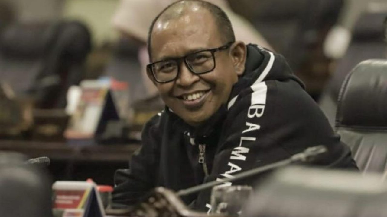Anggota DPR RI mendesak kepolisian menindak tegas lima pegawai Bea Cukai yang diduga mengeroyok sopir truk di Batam, memastikan proses hukum pengeroyokan sopir truk Batam berjalan transparan dan berkeadilan.