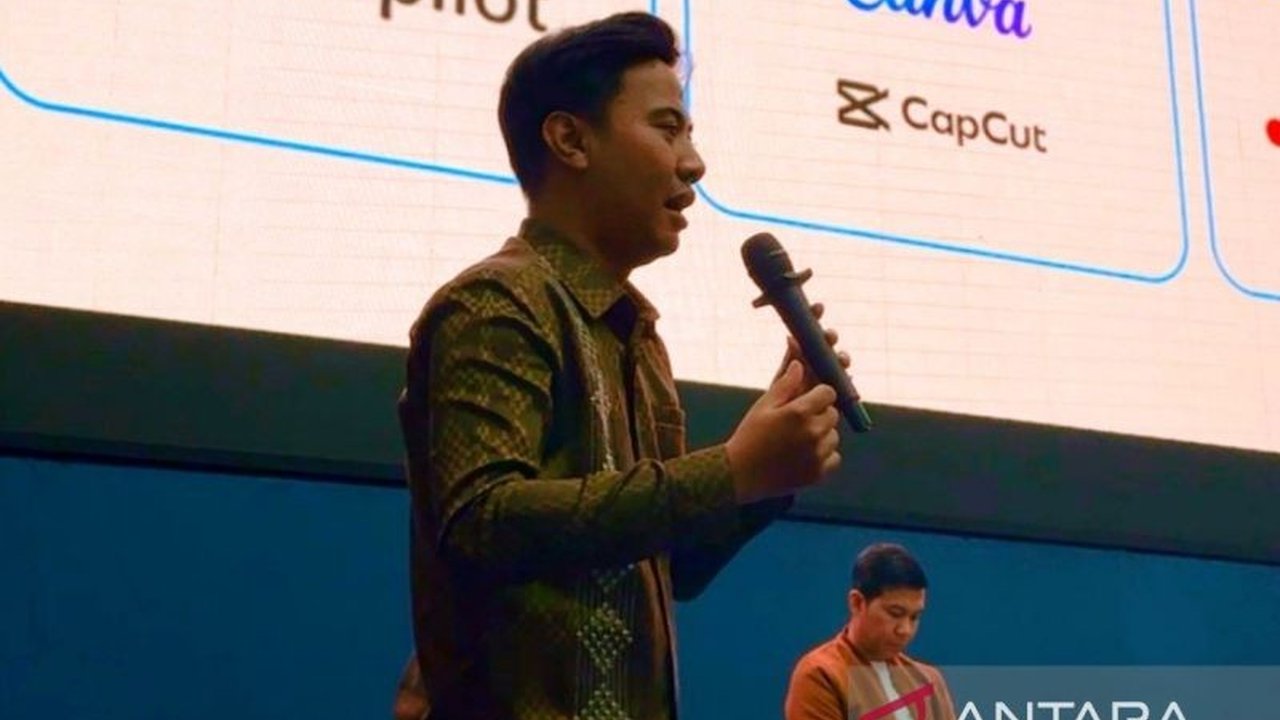 UMKM Kreatif Bogor kini semakin adaptif! Simak bagaimana pemanfaatan AI menjadi kunci untuk memperkuat strategi pemasaran dan pengelolaan SDM, membuka peluang daya saing di era digital.