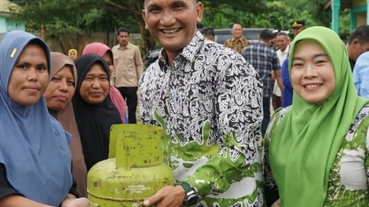 Pemerintah Kabupaten Sarolangun menggelar operasi pasar untuk menyalurkan 2.700 tabung elpiji subsidi, langkah antisipasi lonjakan harga jelang Ramadan di Sarolangun.