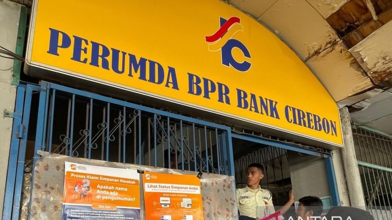 DPRD Kota Cirebon resmi membatalkan Raperda PMP Bank Cirebon setelah operasional Perumda BPR Bank Cirebon dihentikan OJK. Apa alasan pembatalan dan bagaimana dampaknya pada APBD daerah?