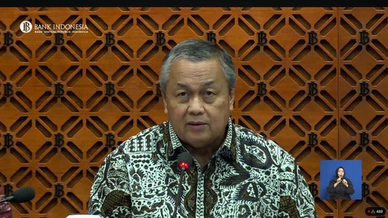 Gubernur Bank Indonesia Perry Warjiyo dalam konferensi pers RDG Oktober 2024, di Gedung BI, Jakarta, Rabu (16/10/2024). (Foto: Liputan6.com/Tira Santia)