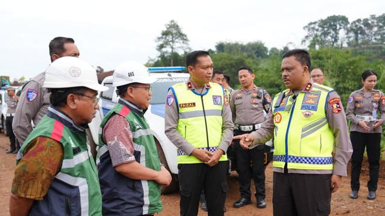 Kakorlantas Polri Irjen Pol Drs. Agus Suryonugroho melakuman peninjauan kesiapan Tol Fungsional Bogor-Ciawi-Sukabumi (Bocimi), dalam rangka kesiapan pengamanan Libur Lebaran 1447 Hijriah, Kam