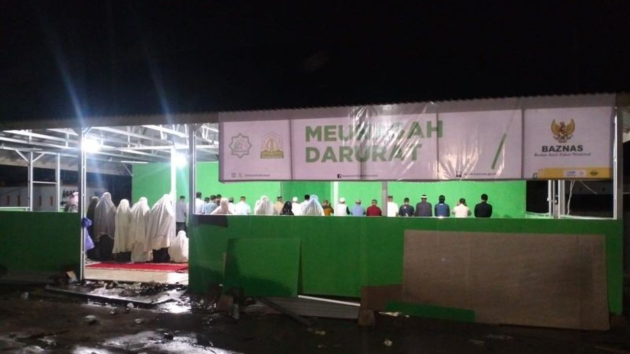 BAZNAS RI telah membangun tiga Masjid Darurat BAZNAS di Aceh dan Sumatera Utara, kini menjadi pusat ibadah Ramadhan bagi masyarakat terdampak banjir. Simak selengkapnya!