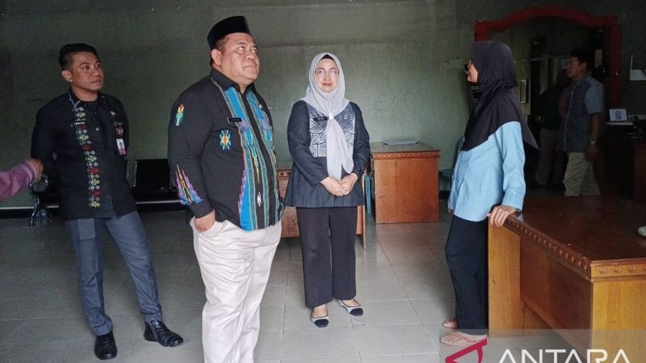 Pemerintah Kabupaten (Pemkab) Gorontalo berkomitmen menjaga **layanan publik Ramadhan Gorontalo** tetap optimal, dibuktikan dengan inspeksi mendadak Sekda terhadap kedisiplinan aparatur dan kondisi sarana prasarana instansi.
