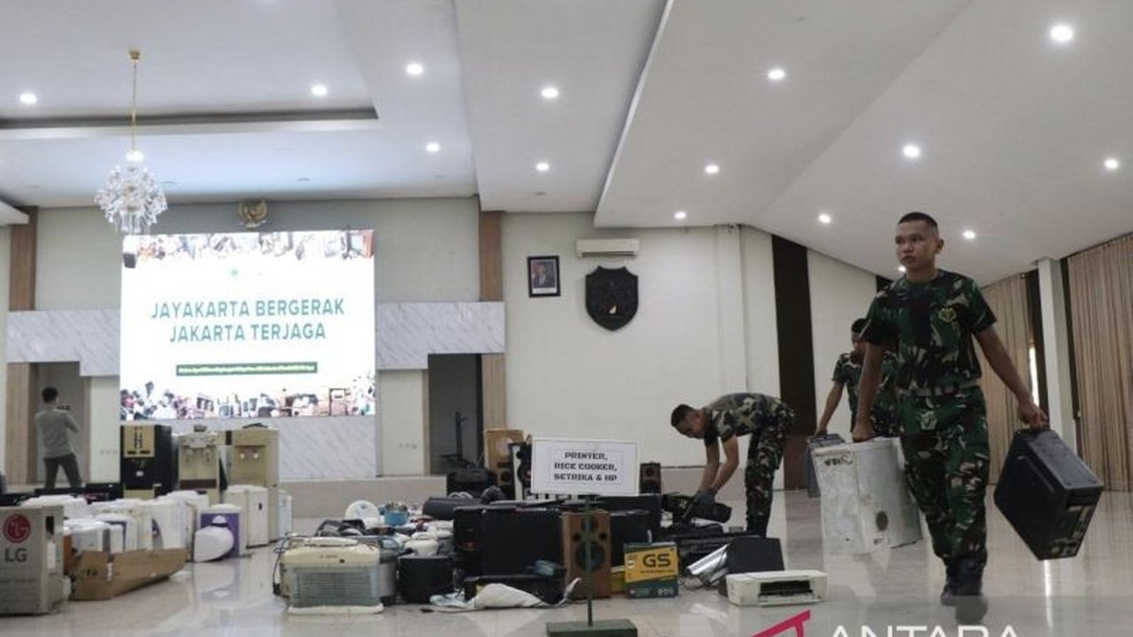 Kodam Jaya berhasil mengumpulkan 5,5 ton limbah elektronik, menjadikan program pengelolaan limbah elektronik ini sebagai 'role model' bagi instansi lain di Jakarta dan nasional dalam menjaga lingkungan.