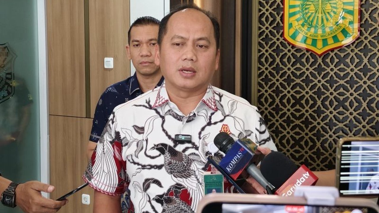 Kejaksaan Agung (Kejagung) menuntut pidana mati terhadap enam terdakwa kasus penyelundupan sabu hampir dua ton di perairan Kepri. Para terdakwa terbukti mengetahui membawa narkoba, menegaskan komitmen negara dalam pemberantasan Tuntutan Pidana Mati Narkob