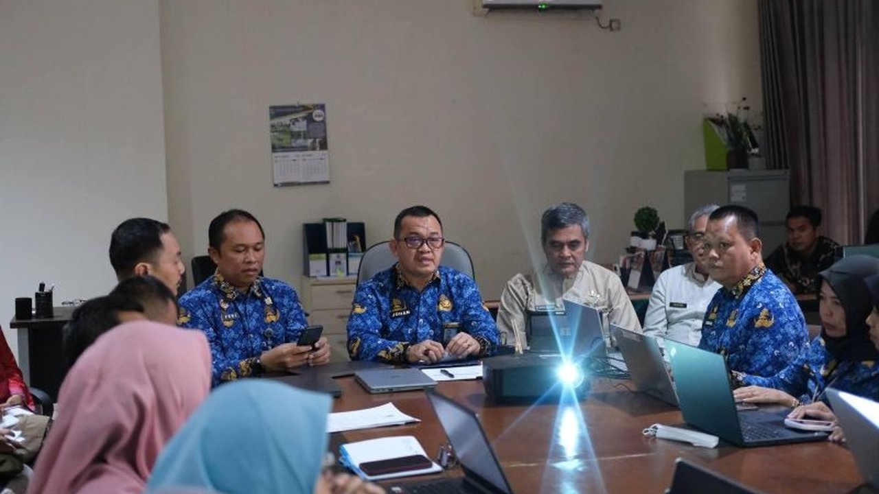 Kanwil Kemenkum Kepulauan Babel melakukan harmonisasi lima Rancangan Peraturan Kepala Daerah (Ranperkada) Kabupaten Bangka Tengah untuk memastikan regulasi mendukung pembangunan dan kesejahteraan masyarakat.