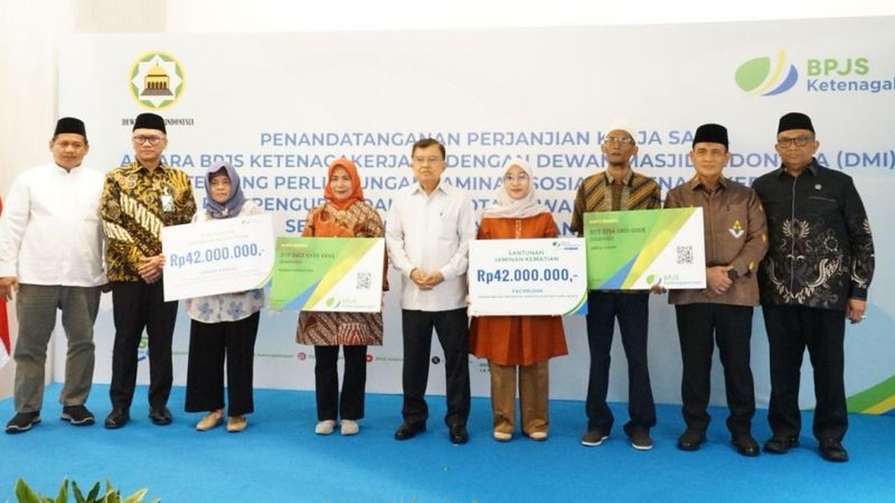 Kabar baik bagi jutaan penggiat rumah ibadah! Perlindungan Sosial Pengurus Masjid kini semakin kokoh berkat kerja sama DMI dan BPJS Ketenagakerjaan. Simak detail jaminan kesejahteraan mereka.
